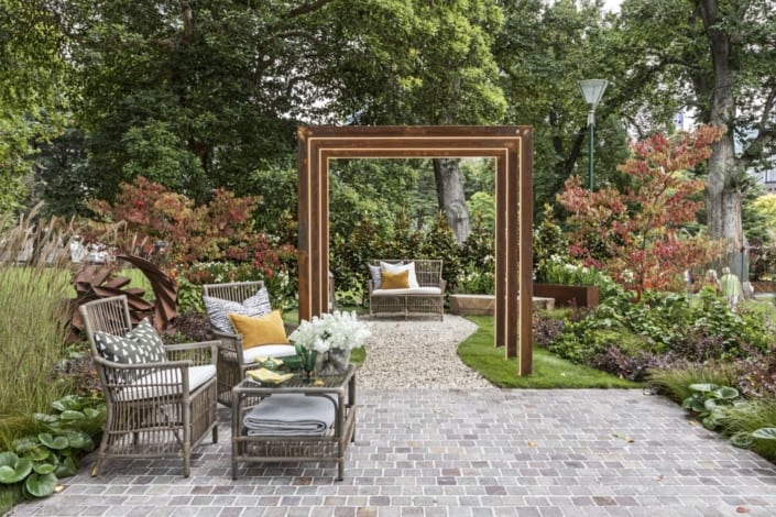 Porphyry loose cobbles