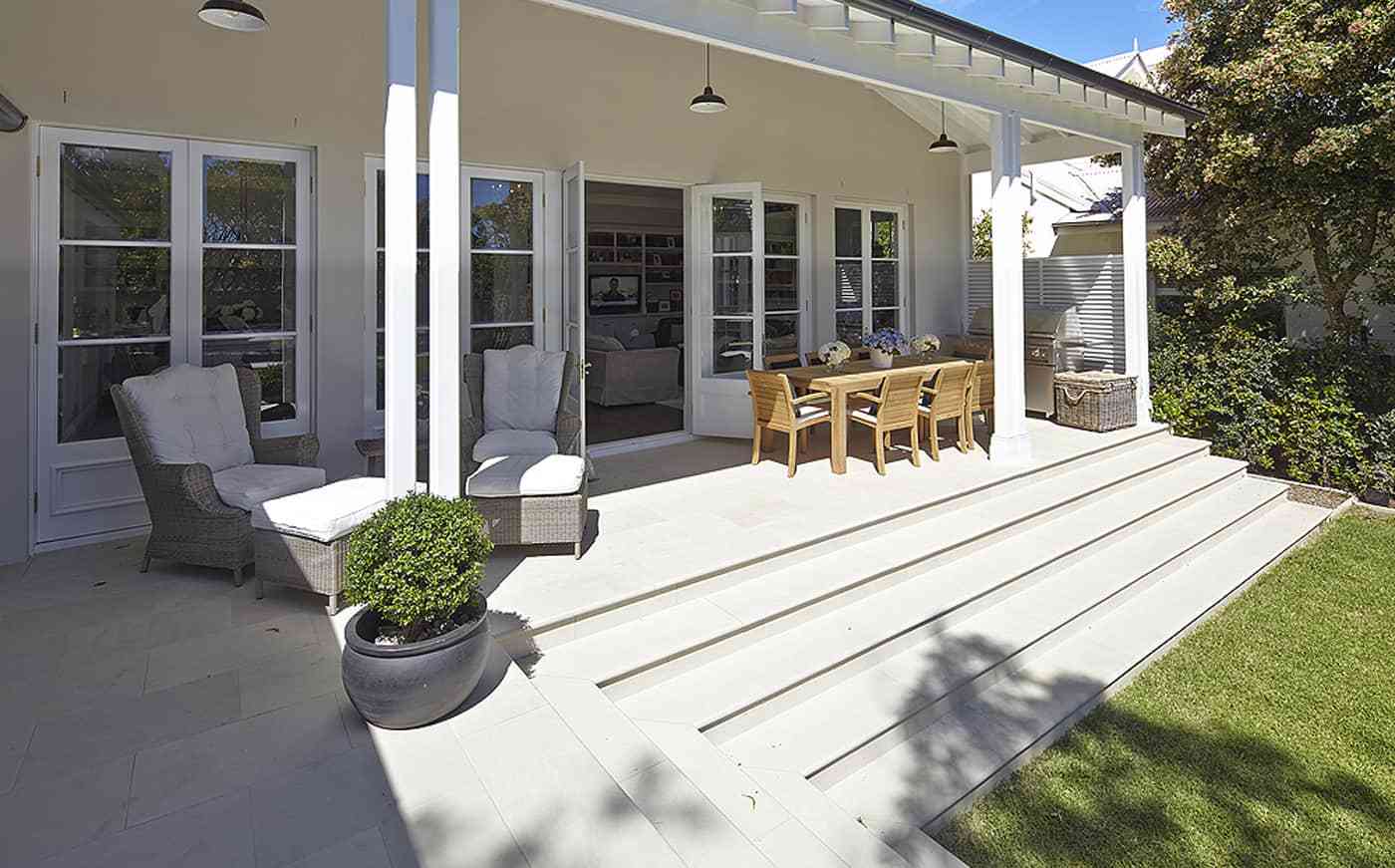 Honed Vanilla Sandstone